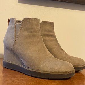 Dr Scholls Faux Suede Johnnie Bootie